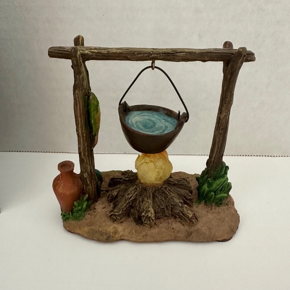 Fontanini Lighted Campfire Figure for 5" Nativity Village Original Box - Picture 3 of 3